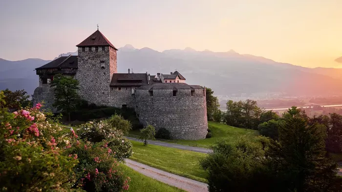 Viszlát tömeg, helló Liechtenstein!