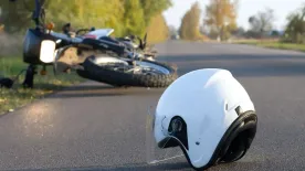 Nagy csattanás rázta meg Debrecent: motorral ütközött egy autós, mindenki megrémült