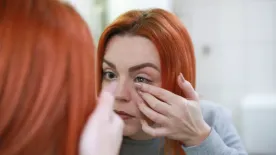 Figyelmeztet az orvos: komoly veszélyt jelenthet a kontaktlencse viselése, ha nem figyelünk erre!