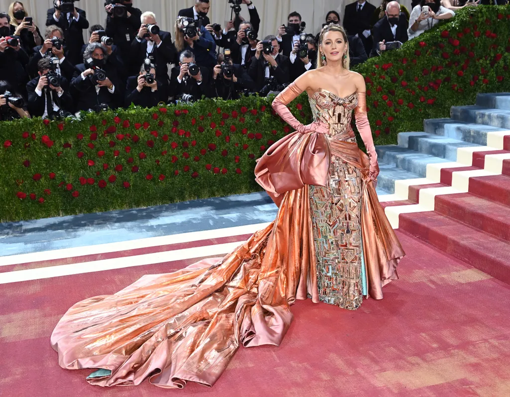 Blake Lively sztáradatlap