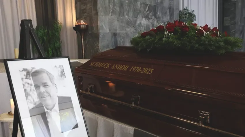 Rengetegen búcsúztatták Schmuck Andort: fotók a temetésről