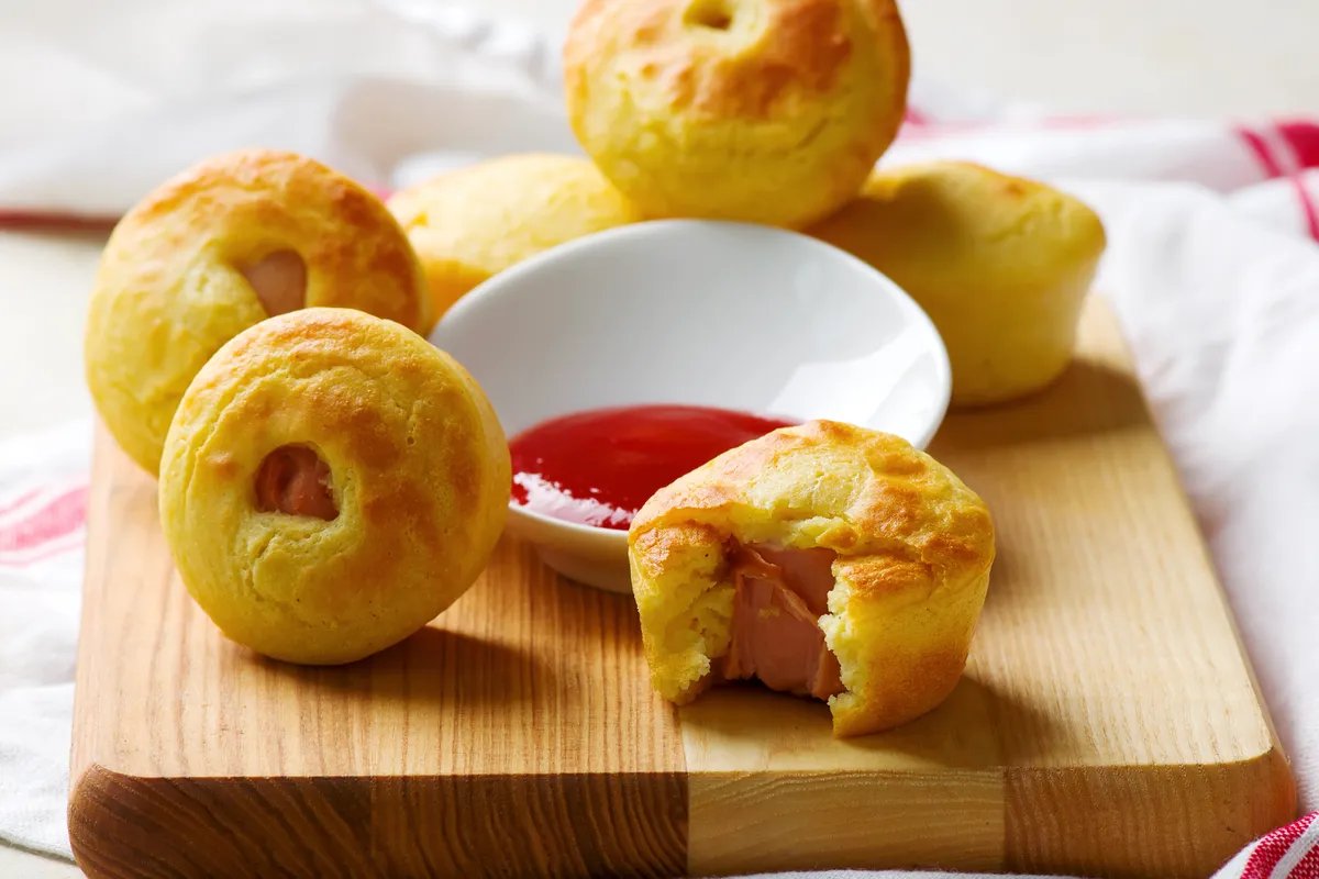 főtt kukorica, kukoricás étel, muffin recept, kukoricás-virslis muffin