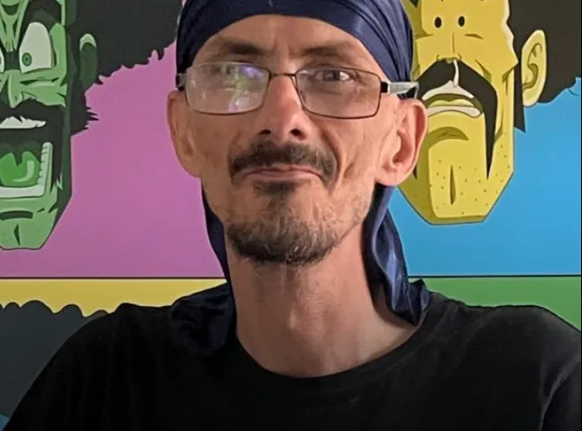 alt=A 46 éves streamer élő adásban hunyt el 