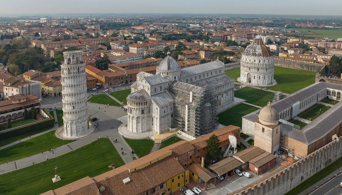 ferde torony, pisai ferde torony, Piazza dei Miracoli, Olaszország