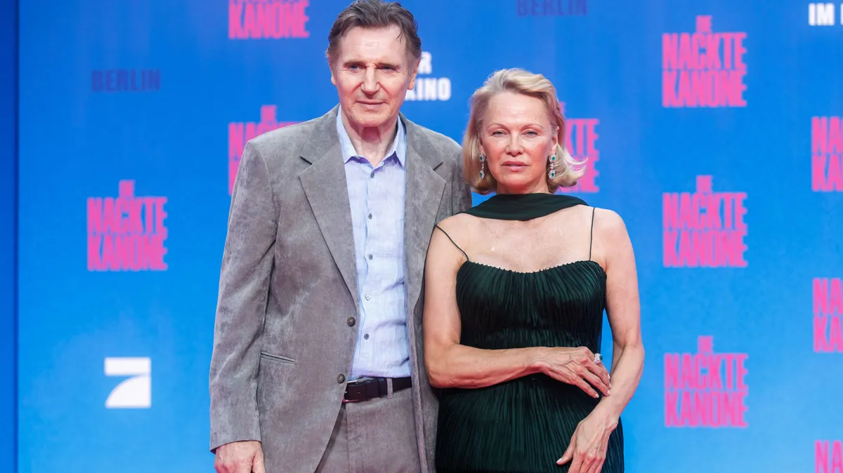 Váratlan szerelem vagy jól időzített marketing? Pamela Anderson és Liam Neeson románca felkavarja Hollywoodot!
