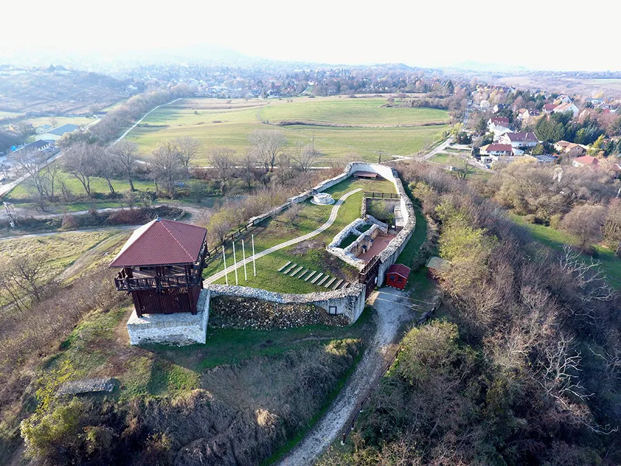 Szarkavár, solymári vár, Budai-hegység, Pilis