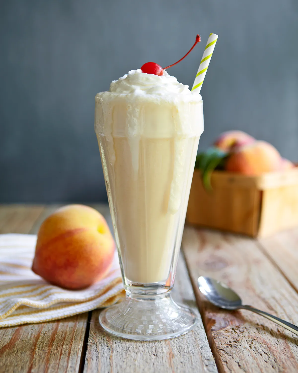 Ponyvaregény, 5 dolláros turmix, vaníliafagyi, shake