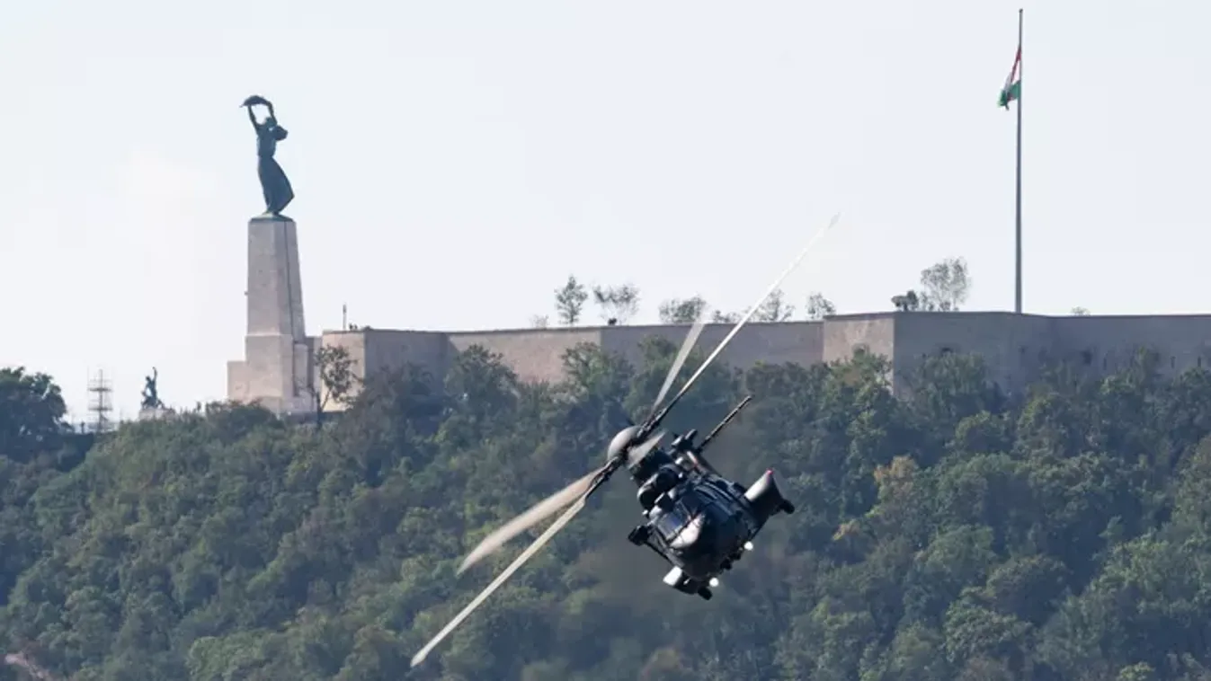 Légiparádé, Varázsliget és Aranyvonat a nemzeti ünnepen – galéria