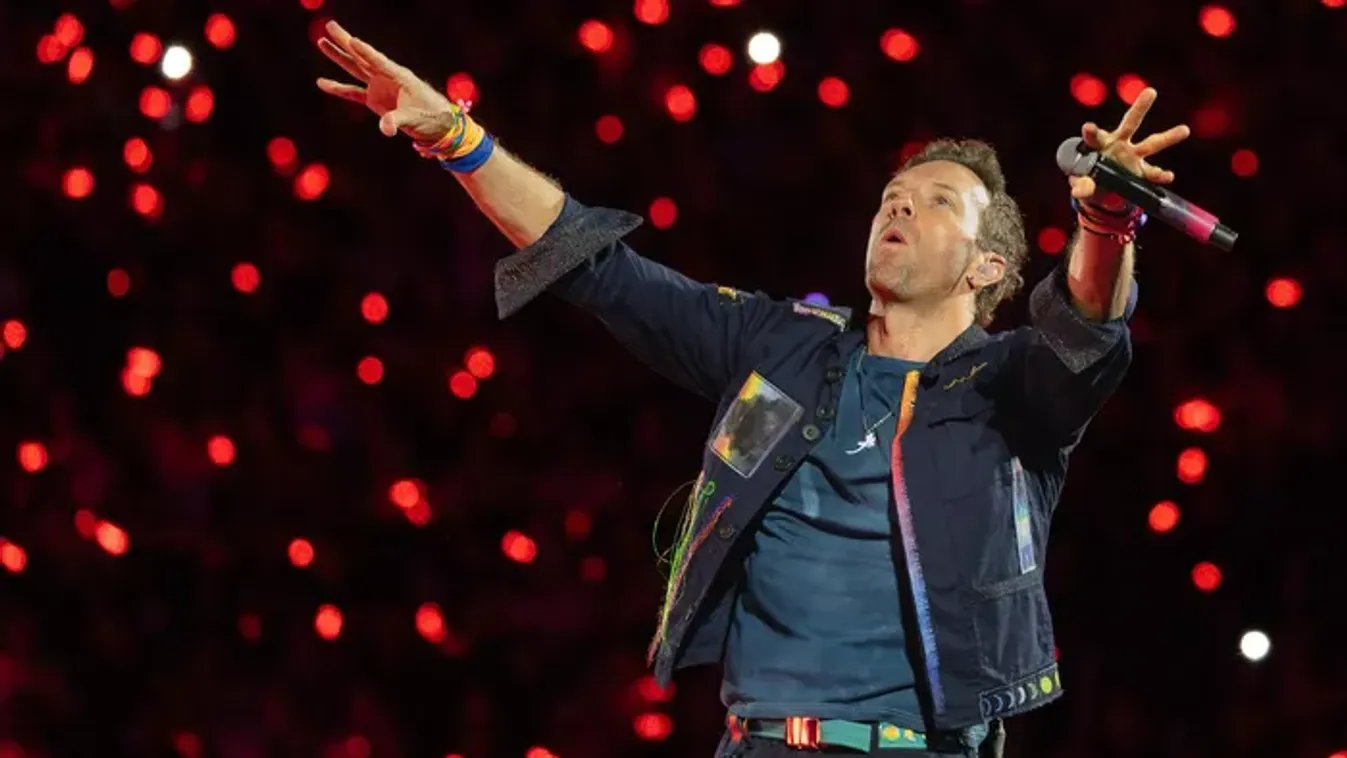 Chris Martin először reagált a csókkamera botrányra