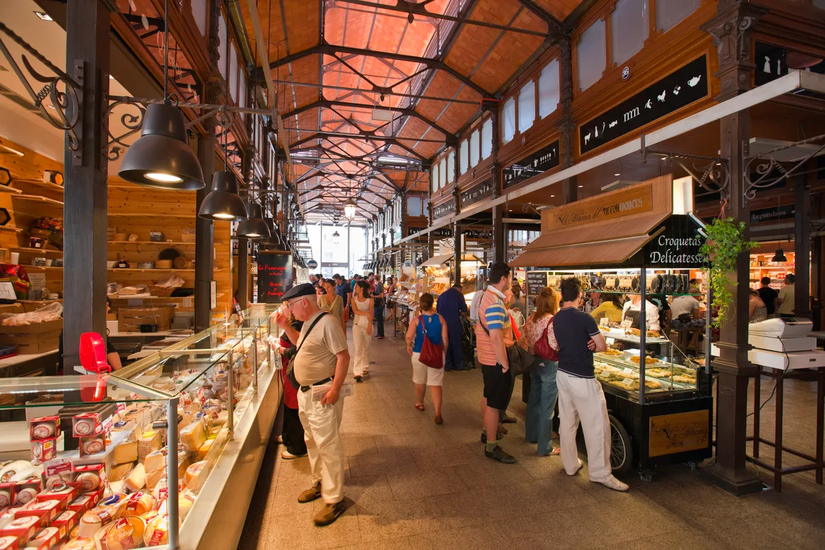 Mercado de San Miguel piactér, Madrid, Spanyolország