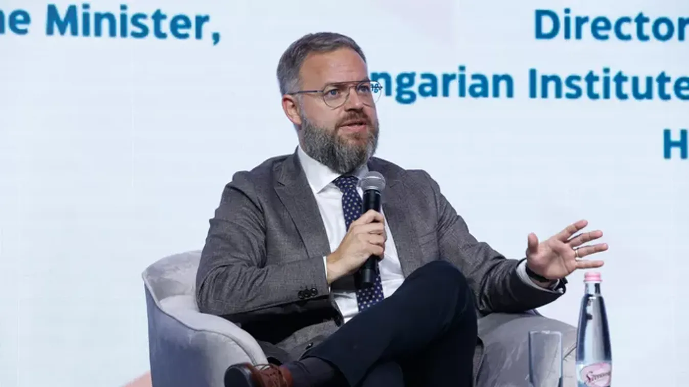 Orbán Balázs: Brüsszel a magyar ellenzéki pártokkal összejátszva pénzzel zsarolja az országot