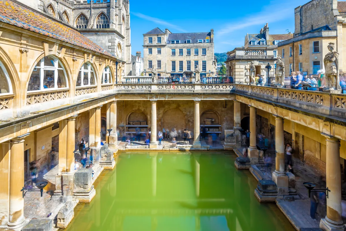 Long,Exposure,View,Of,Roman,Bath,In,Bath,,England