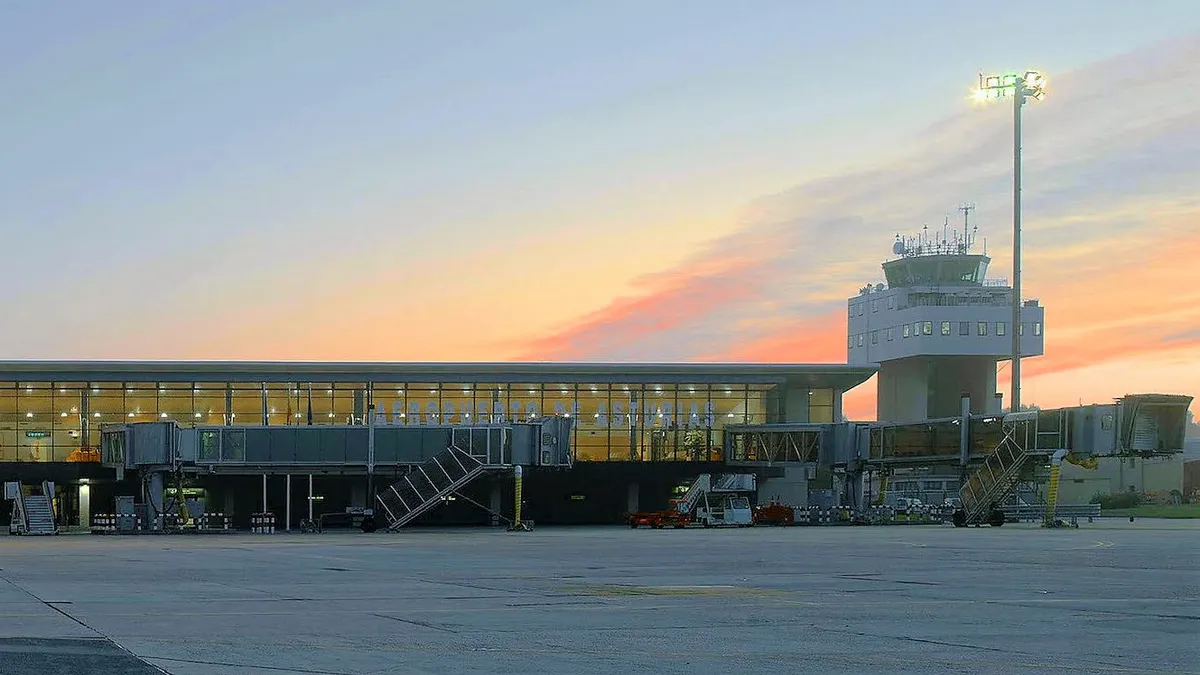 Asturias Airport, Oviedo, Asztúria, Spanyolország