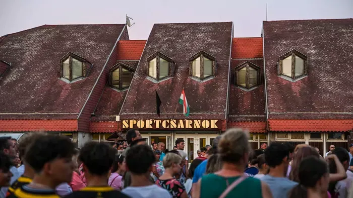 Fricsi Dóra gyertyagyújtás, Szekszárd, 2025. augusztus 10., TEOL