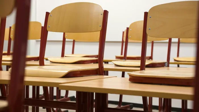A flörtölő tanárt kettős gyilkossággal vádolják