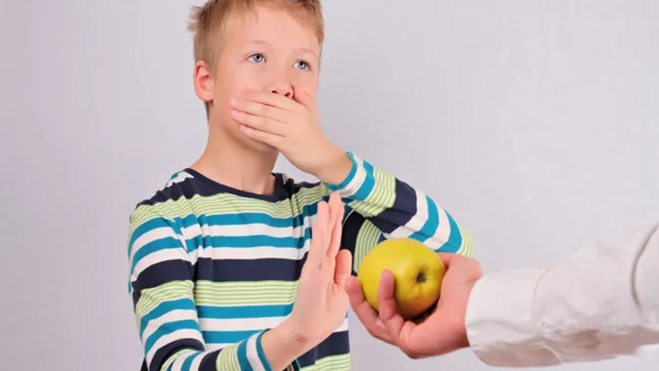 Miért nem akarja megenni az almát a gyermekem? Lehet, hogy keresztallergia áll a háttérben