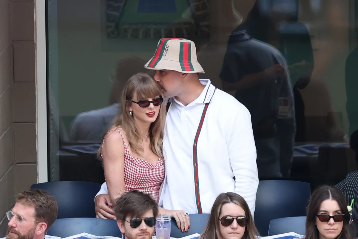 Taylor Swift és Travis Kelce állítólag már két héttel a bejelentés előtt eljegyezték egymást