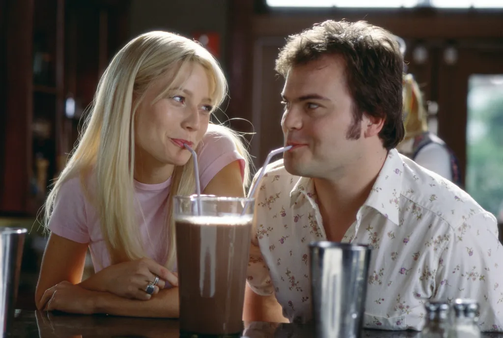 SHALLOW HAL

Rosemary (Gwyneth Paltrow) and Hal (Jack Black) share a tender moment over an enormous chocolate shake.

CREDIT: GIG