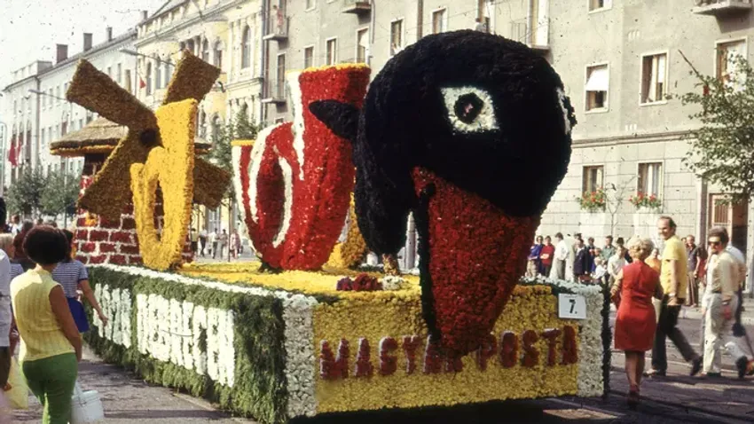 Ilyen volt a Debreceni Virágkarnevál régen