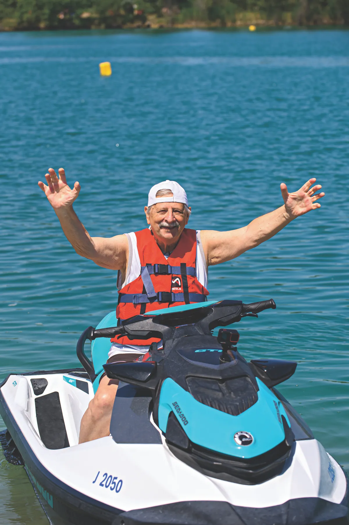 Várkonyi András (Vili bácsi) és az extrém sportok - legutóbb jet skizni ment! - BORS
