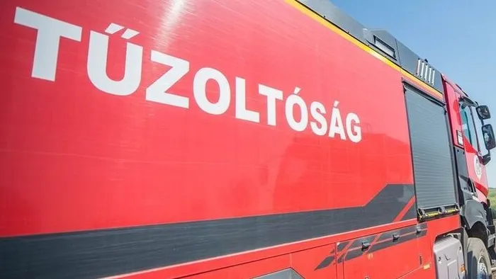 Megint kigyulladt egy autó, rohantak a tűzoltók