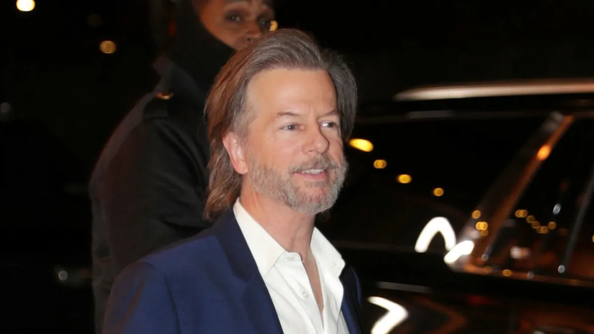 „Majdnem szétlőttem őket” — David Spade önvédelemre készült, de meglepetés érte