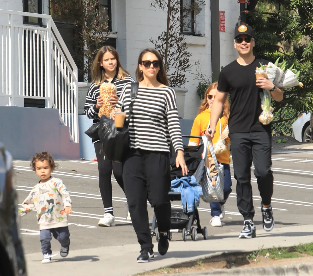 Jessica Alba és Cash Warren a különválásuk után is a gyerekeik boldogságát teszik előtérbe