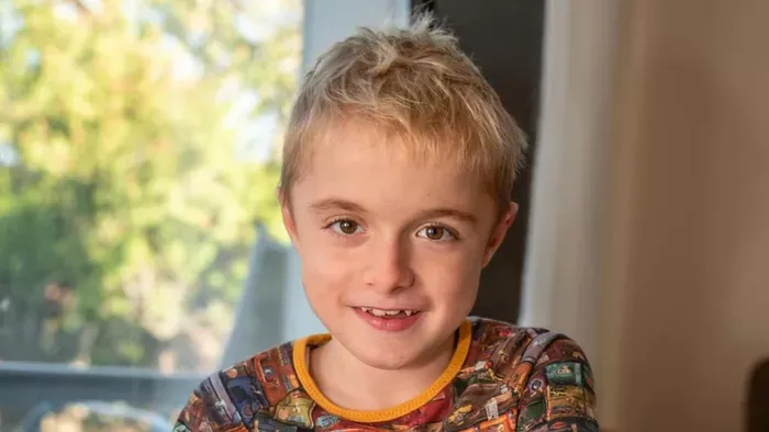Duchenne-es Bruno gyógyulásáért összefogott Sarród