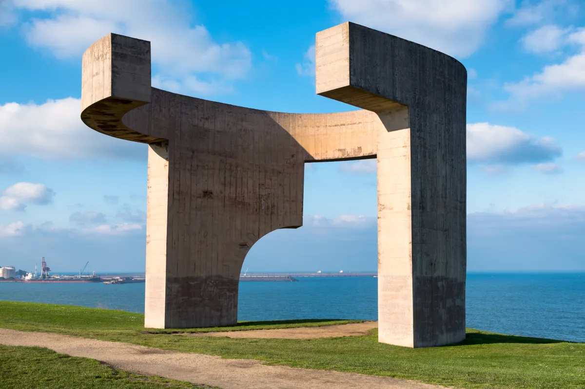 Elogio del Horizonte („A Horizont dicsérete”), Gijón, Asztúria, Spanyolország