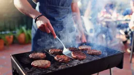 Sörös tarja és grillsajtos lecsó: ínycsiklandó grill receptek augusztusra