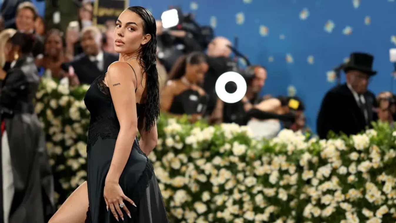 Őrületes póz, alig semmiben üzent Ronaldo menyasszonya