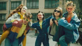 Retró divat: ezek a '90-es évekbeli darabok hódítanak idén ősszel