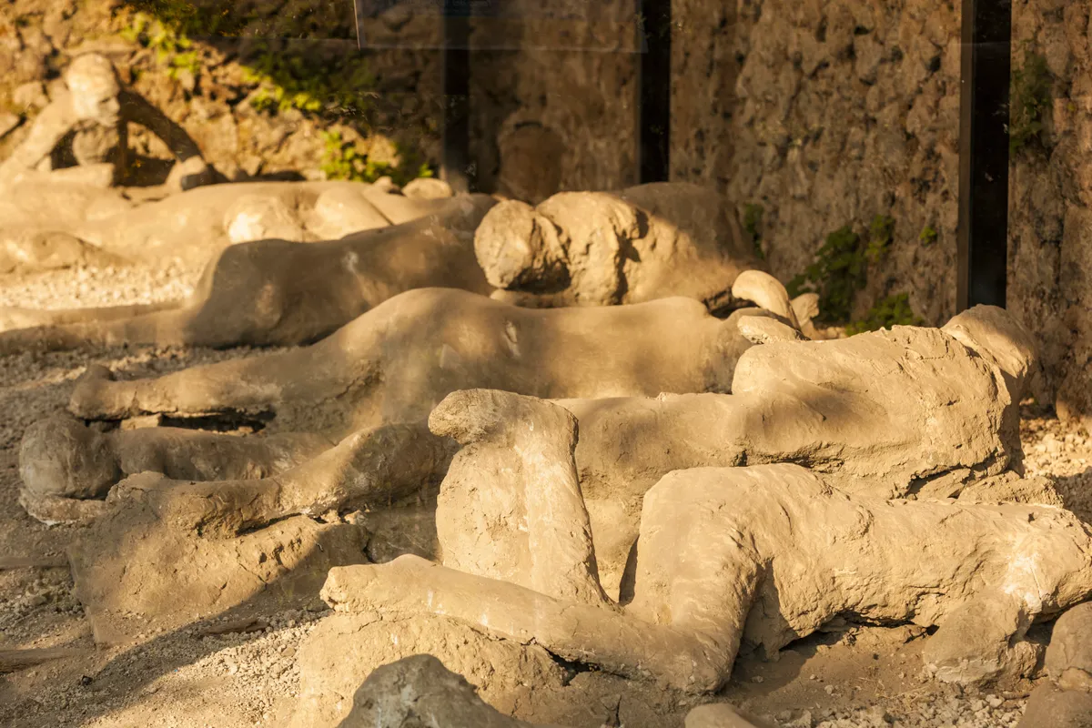Pompeii, a Szökevények kertje – gipszöntvények a menekülni próbáló lakosokról