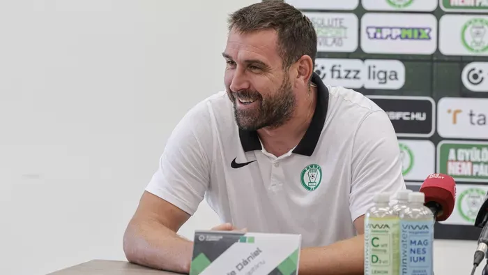 Tündéri fotó, ezt a mezt viseli Böde Dani kisbabája