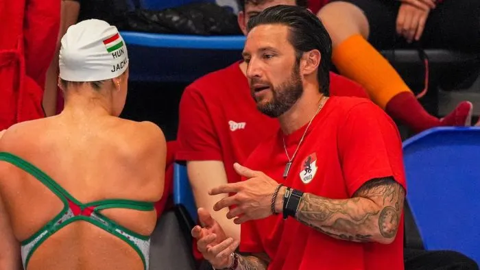 Jackl Viviennek döntenie kell Shane Tusupról