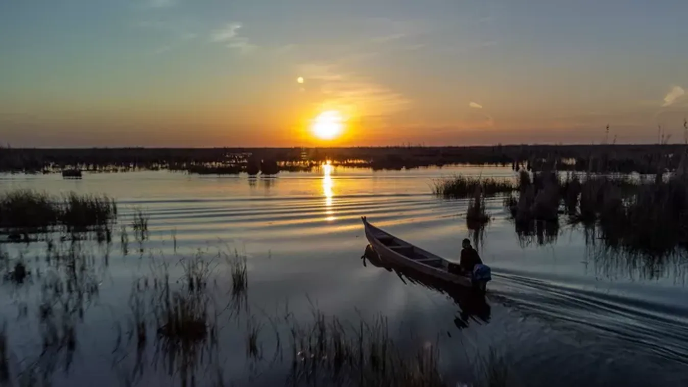 Három órán át kiabált segítségért a Balatonban egy felborult horgász
