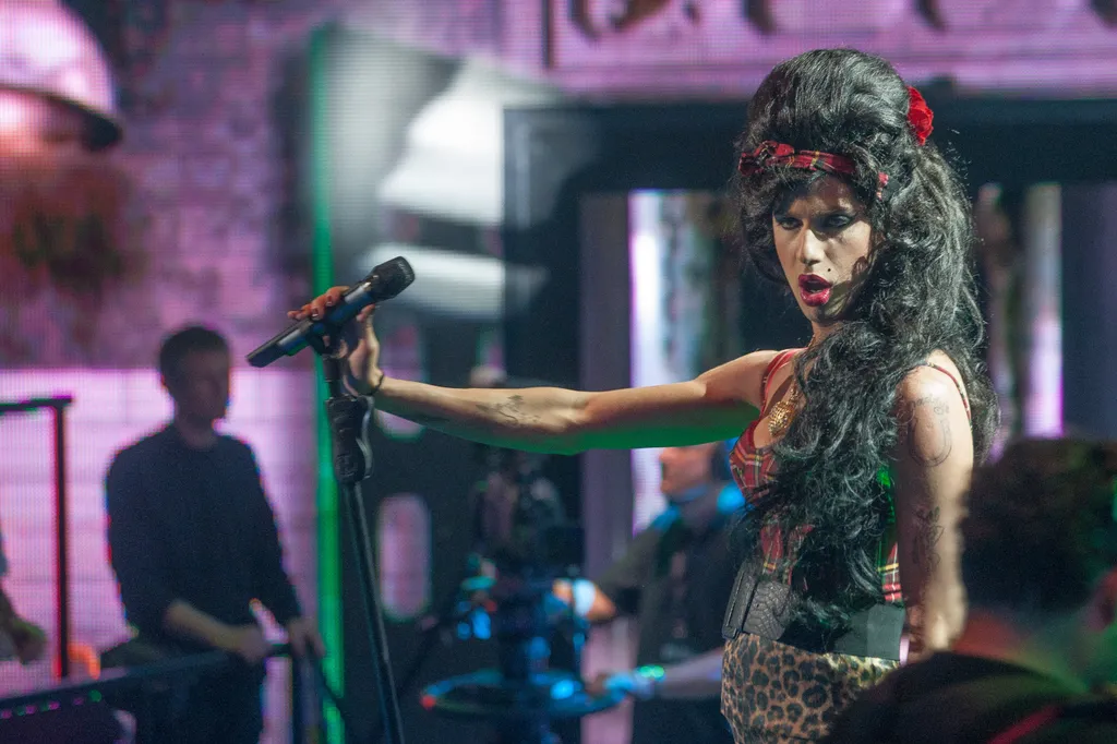 Varga Viktor tökéletesen hozta Amy Winehouse drámai megjelenését és hangját