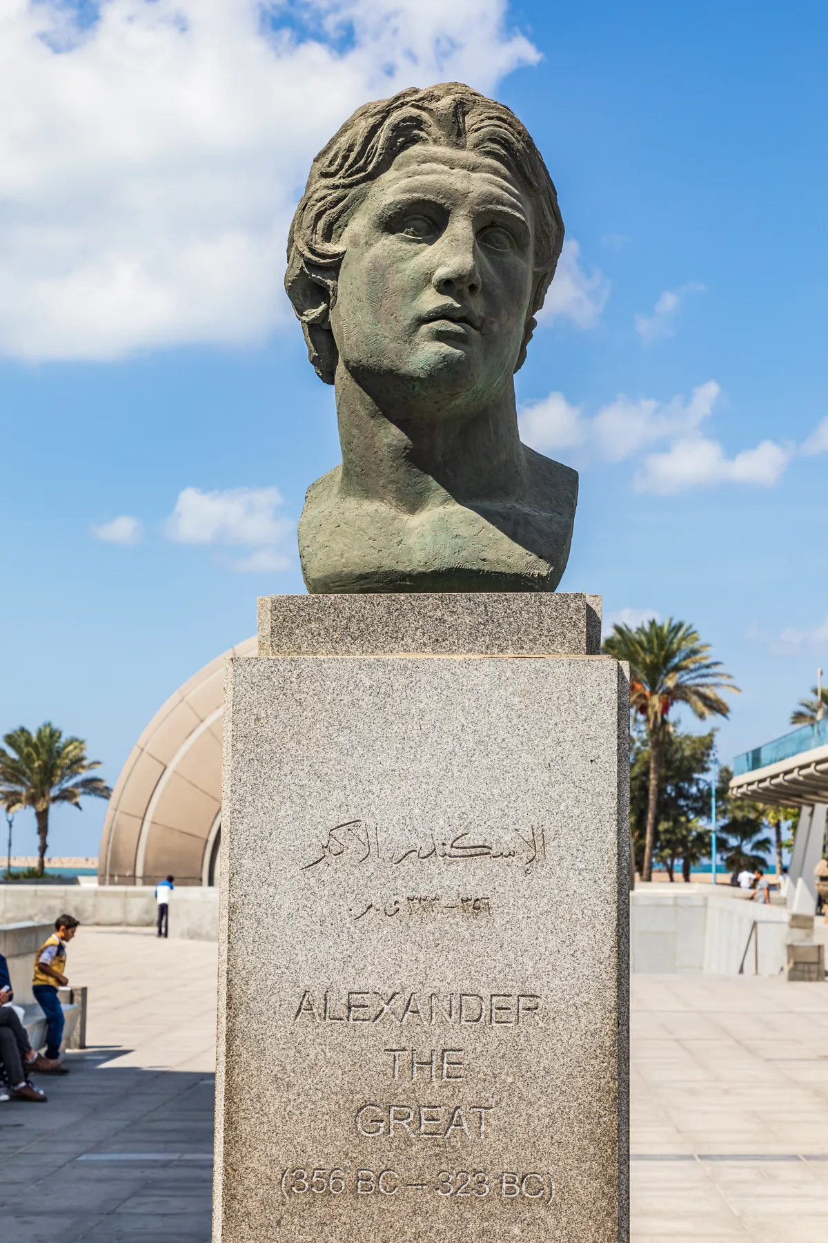 Alexandria, Egyiptom, Nagy Sándor mellszobra