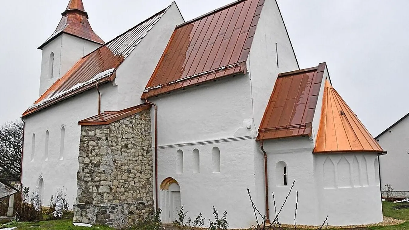 A vizsolyi református templom őrzi a 1590-ben nyomtatott híres Károli Bibliát.