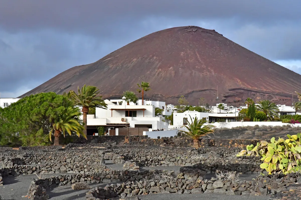 A Kanári-szigetek legkeletibb tagja, Lanzarote vulkanikus tájai egészen elbűvölőek