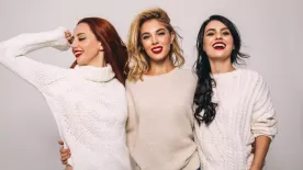 Feljött egy kis felesleg? Íme az ősz legtrendibb pulóverei, amik ápolnak és eltakarnak