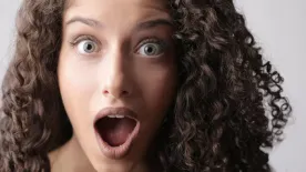 Csempe a hálószobába? Ezzel a meghökkentő látvánnyal hódítanak a hálószobatrendek 2025-ben!