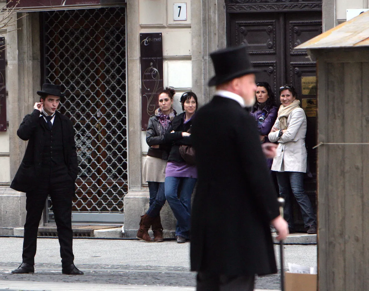 ROBERT PATTINSON ON THE SET OF BEL AMI IN BUDAPEST, HUNGARY
