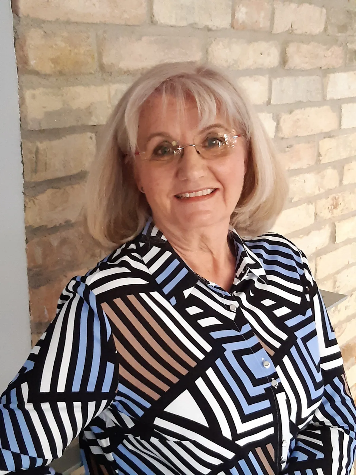 Őri Katalin hajgyógyász portér. Interjú a haj korpásodásáról.
