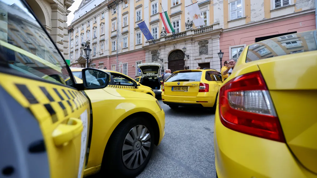 Vita nélkül megszavazták a taxirendelet módosítását.