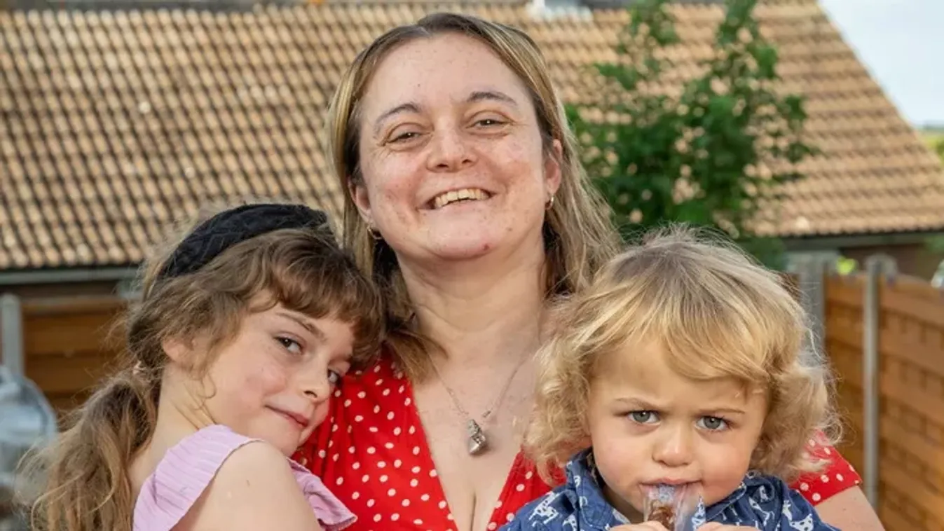 Egy napon fogantak, mégis öt év különbséggel születtek meg a csodaikrek: hogy lehetséges?