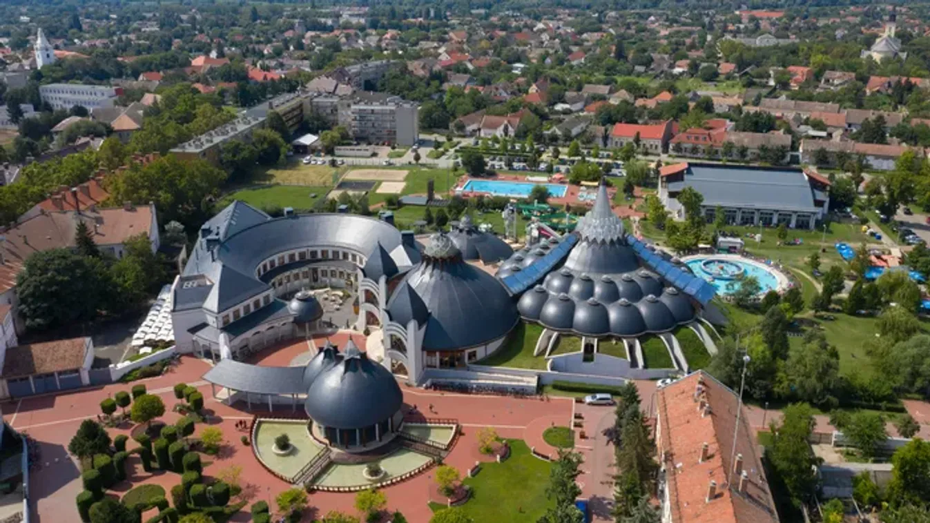 Makovecz-kvíz: tudod melyik városban állnak ezek a varázslatos magyar épületek?