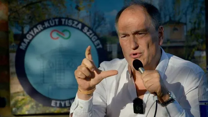 Luxusban élő milliárdos készítette a Tisza-adó tervét
