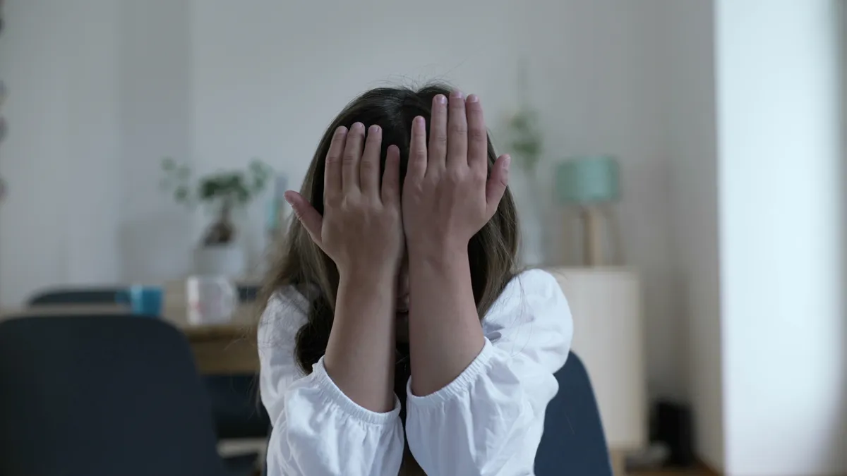 "Azt hittem, fuldoklom" – Ritka betegségét legnagyobb ellenségének sem kívánná a fiatal nő