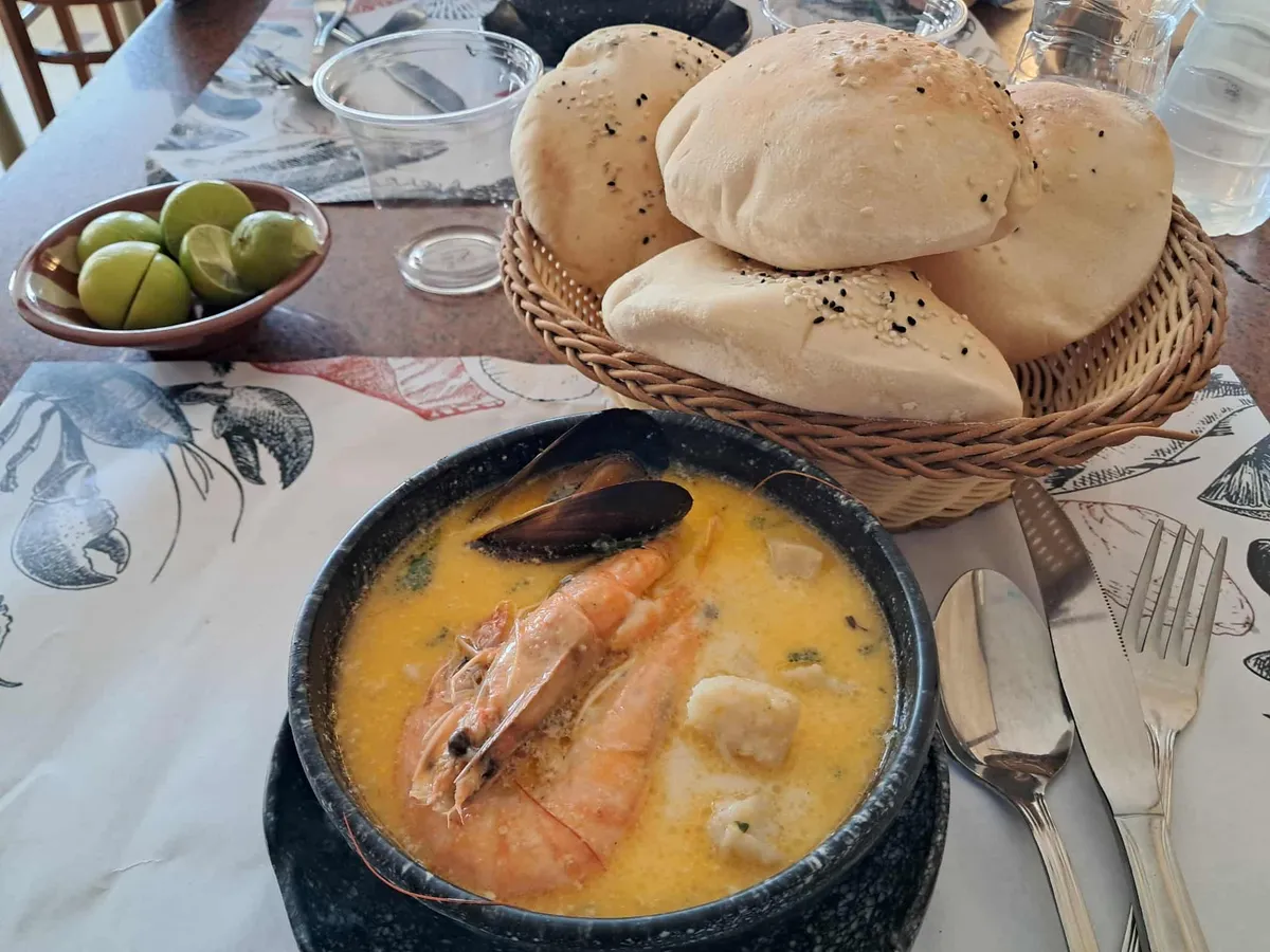 Egyiptomi halleves pitával